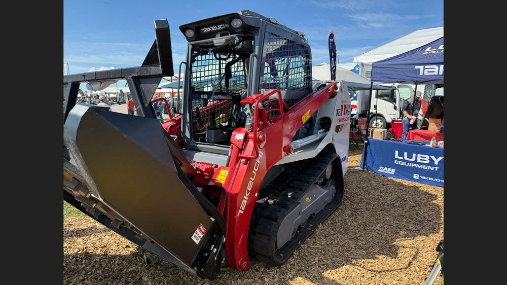 Нові навантажувачі та екскаватори - Компактний гусеничний навантажувач Takeuchi TL11R3